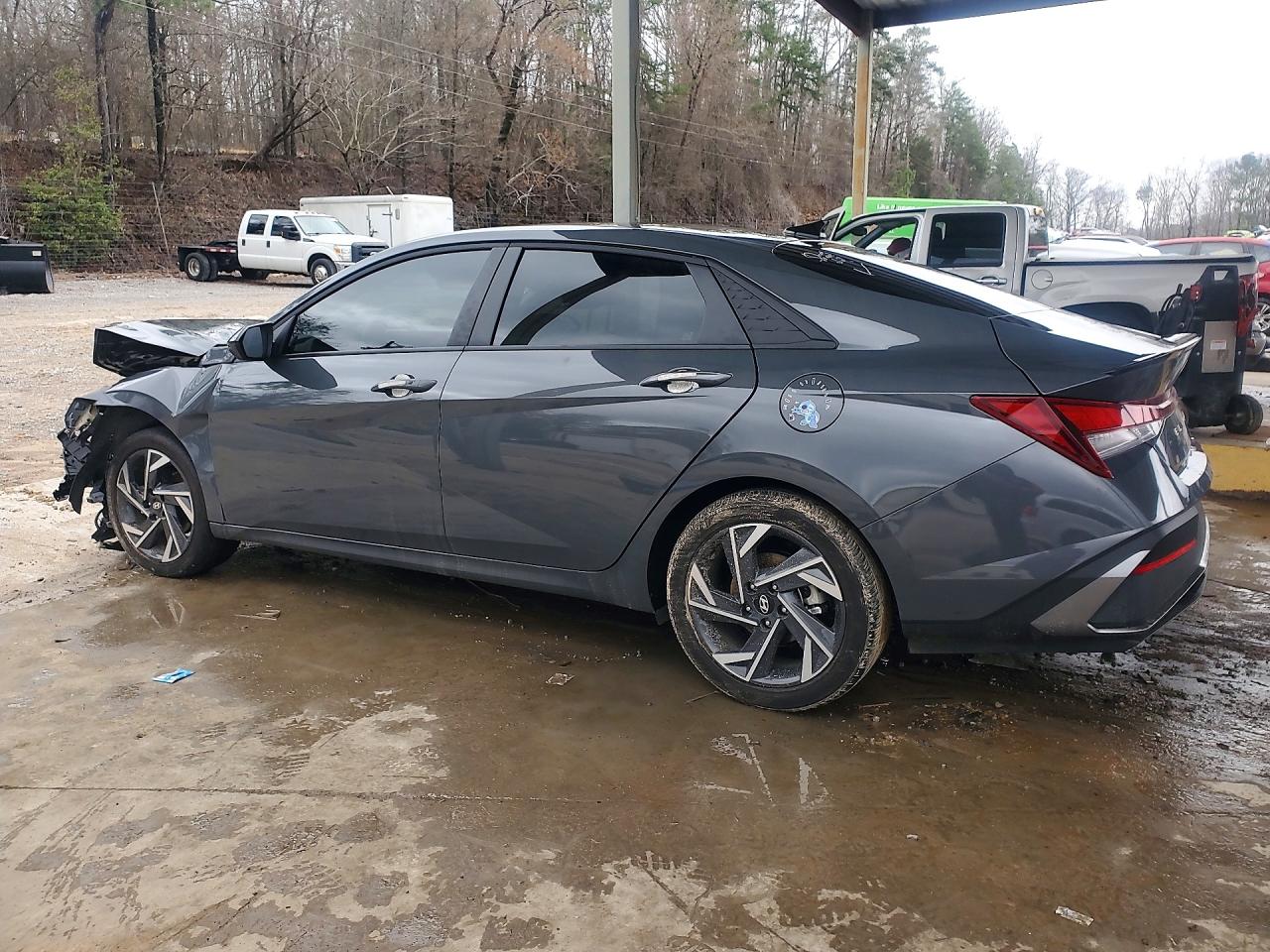 2025 HYUNDAI ELANTRA SEL SPORT photo 4