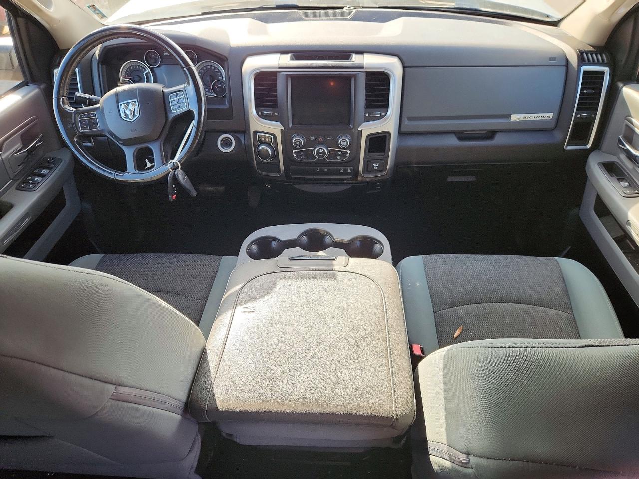 2019 RAM 1500 CLASSIC SLT photo 15