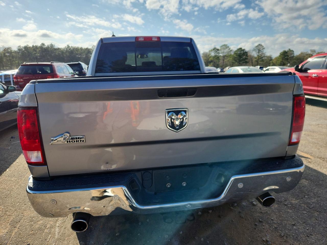 2019 RAM 1500 CLASSIC SLT photo 11