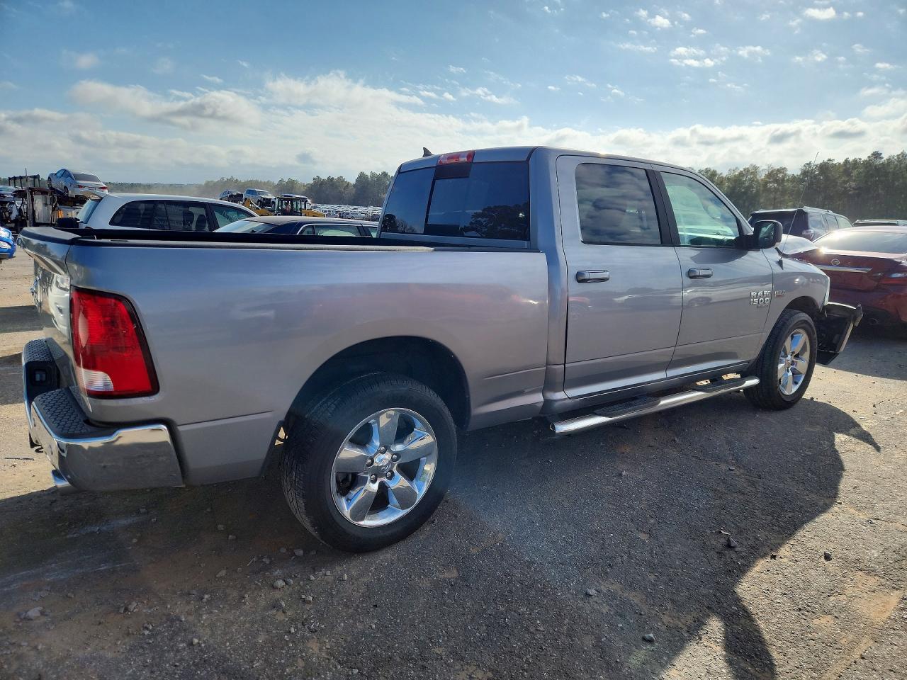 2019 RAM 1500 CLASSIC SLT photo 5