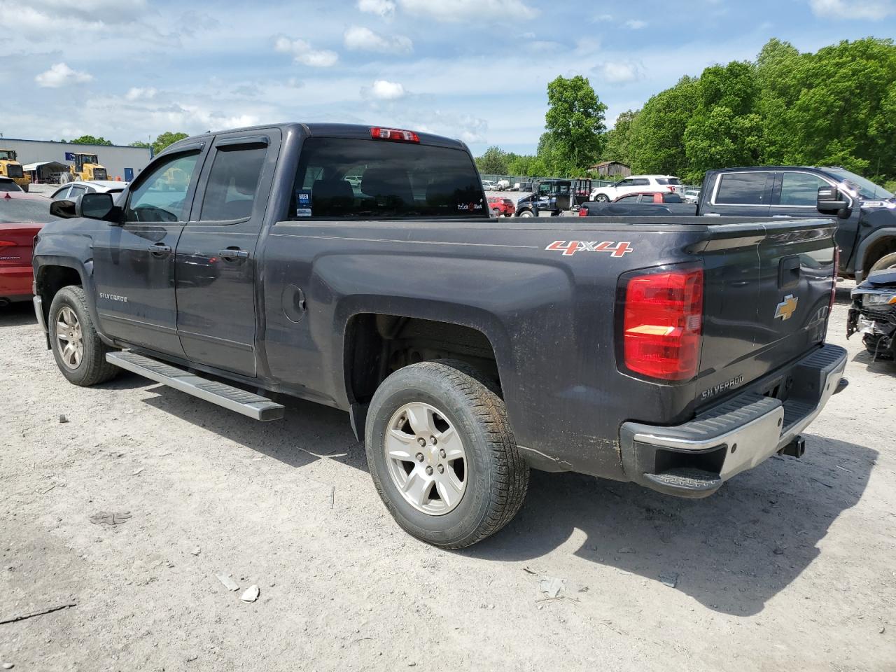 2015 CHEV SILVERADO photo 2
