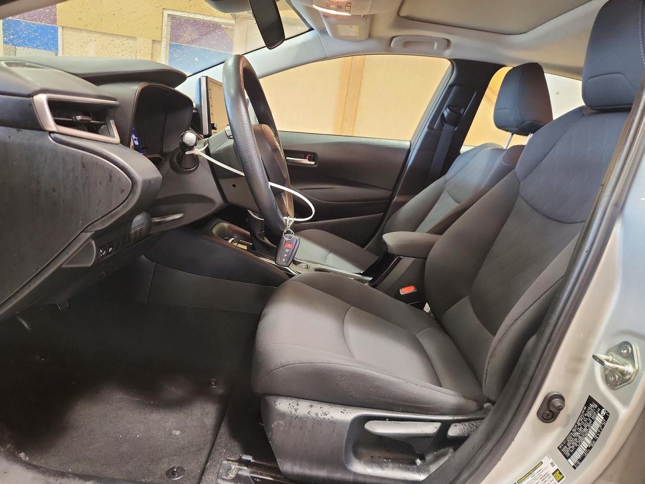 2021 TOYOTA COROLLA LE photo 13