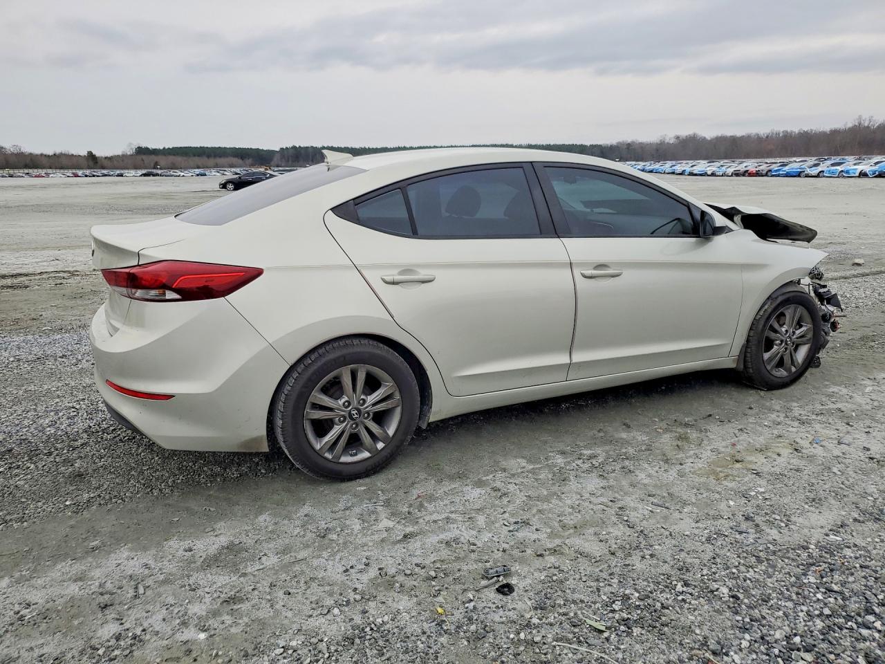 2017 HYUNDAI ELANTRA SE photo 3