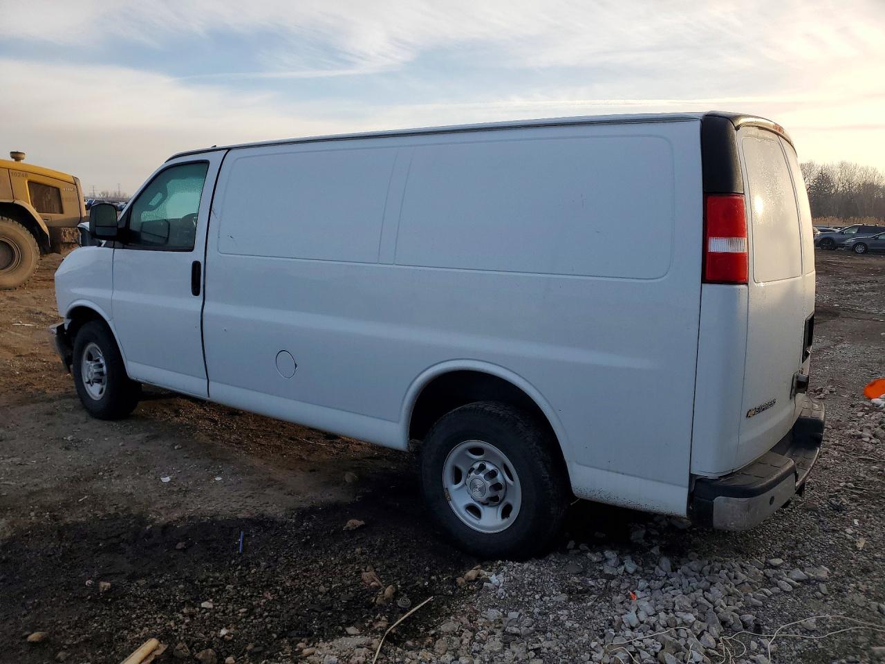 2019 CHEVROLET EXPRESS G3500 photo 3