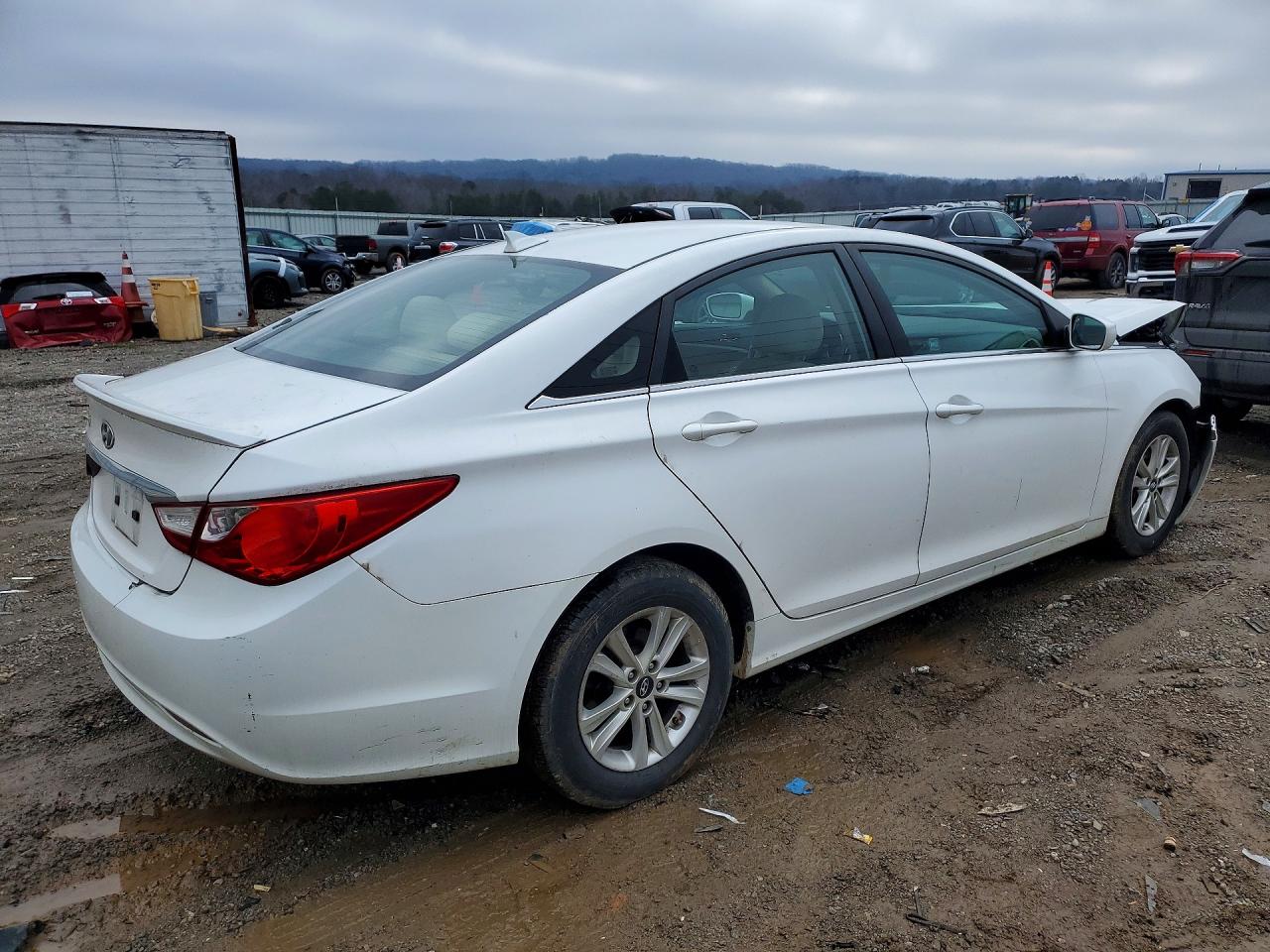 2013 HYUNDAI SONATA GLS photo 5
