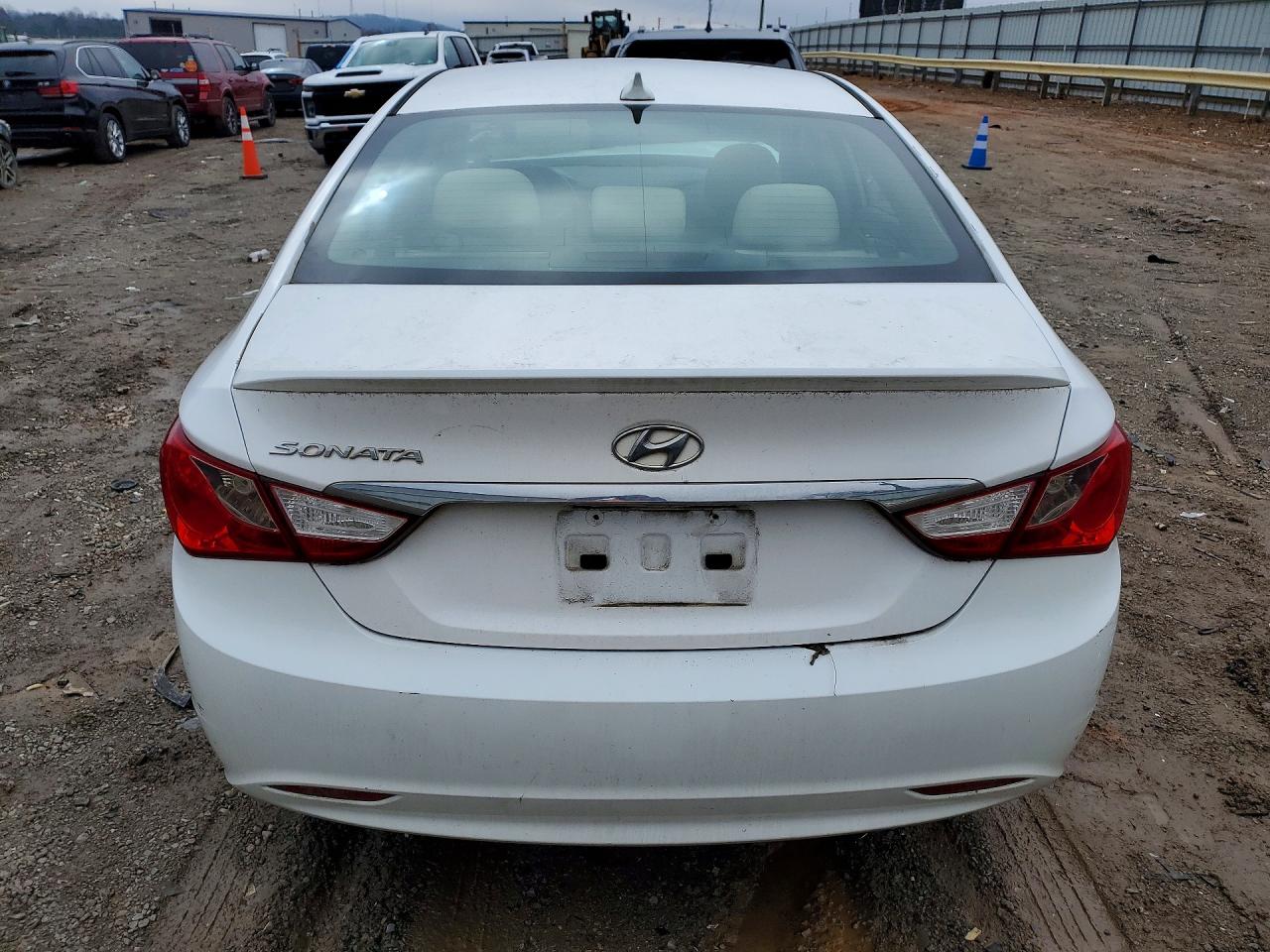 2013 HYUNDAI SONATA GLS photo 11