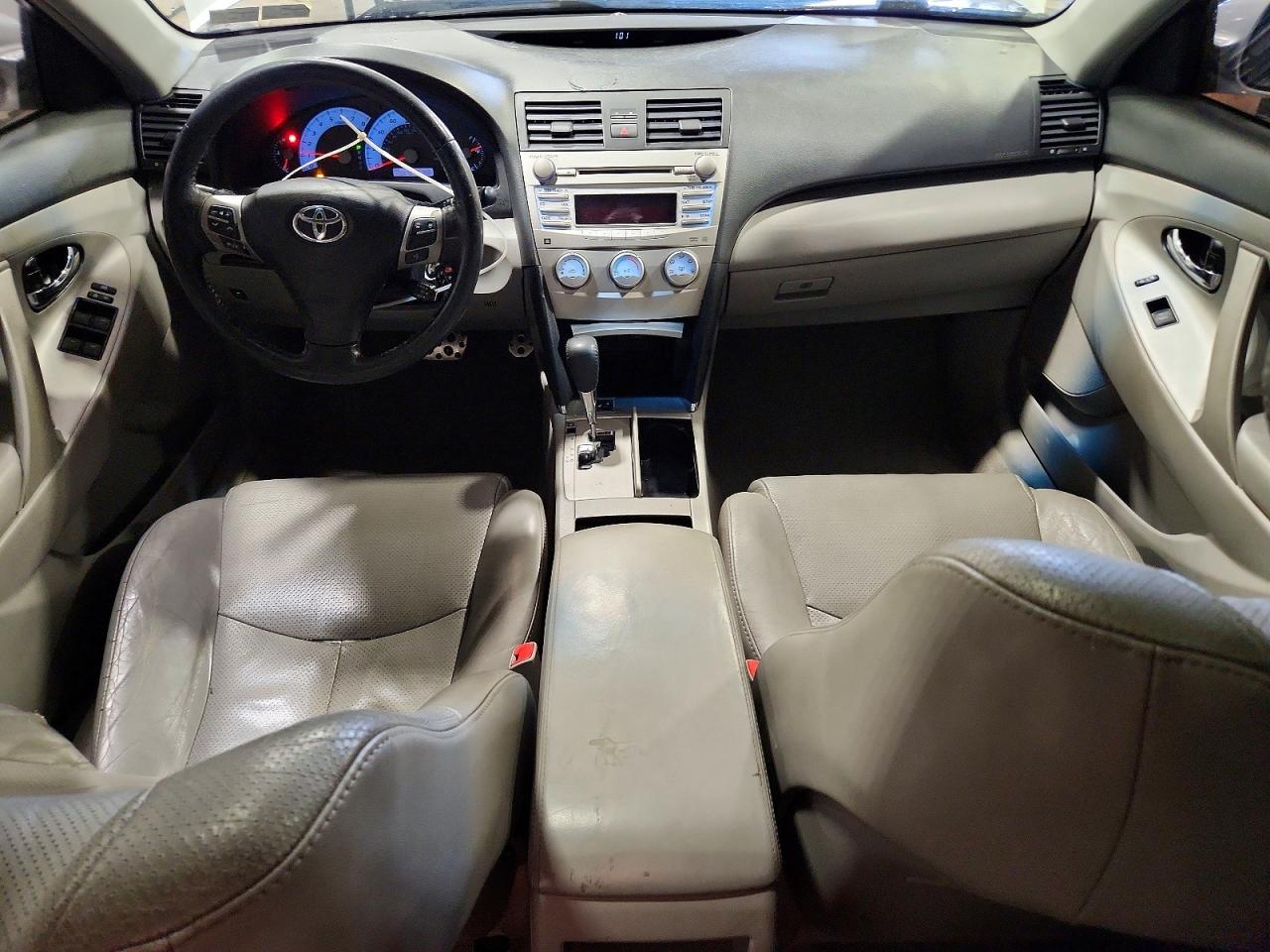 2011 TOYOTA CAMRY SE V6 photo 8