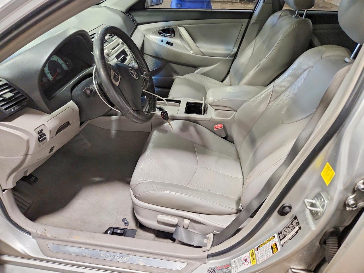 2011 TOYOTA CAMRY SE V6 photo 7