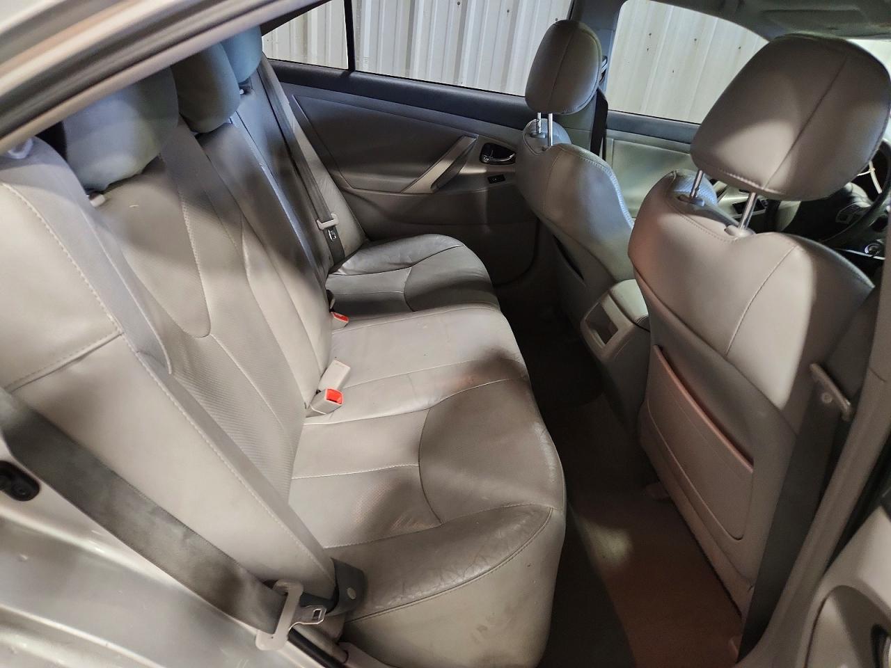 2011 TOYOTA CAMRY SE V6 photo 10