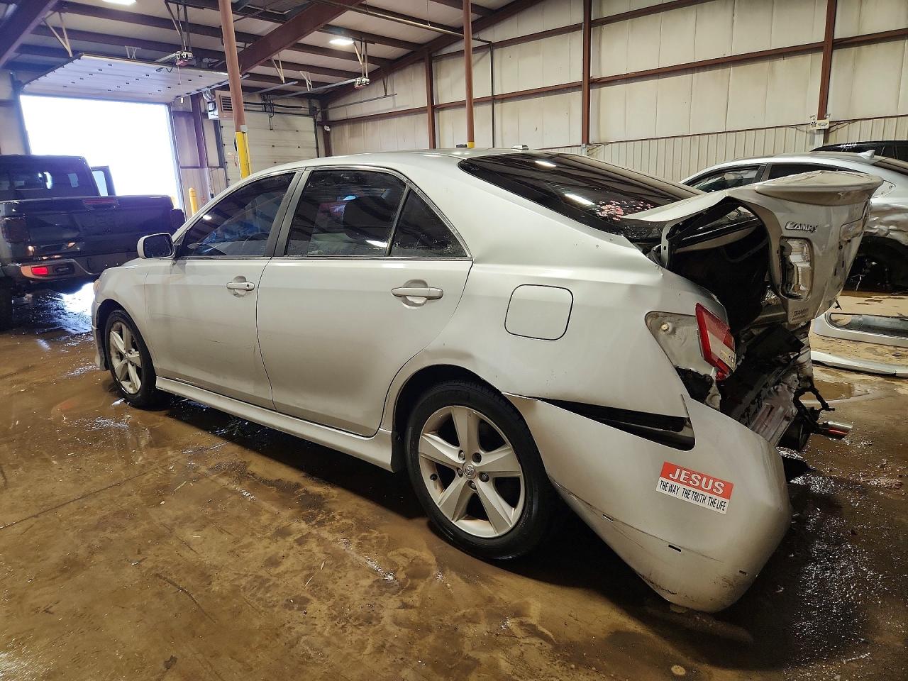 2011 TOYOTA CAMRY SE V6 photo 2