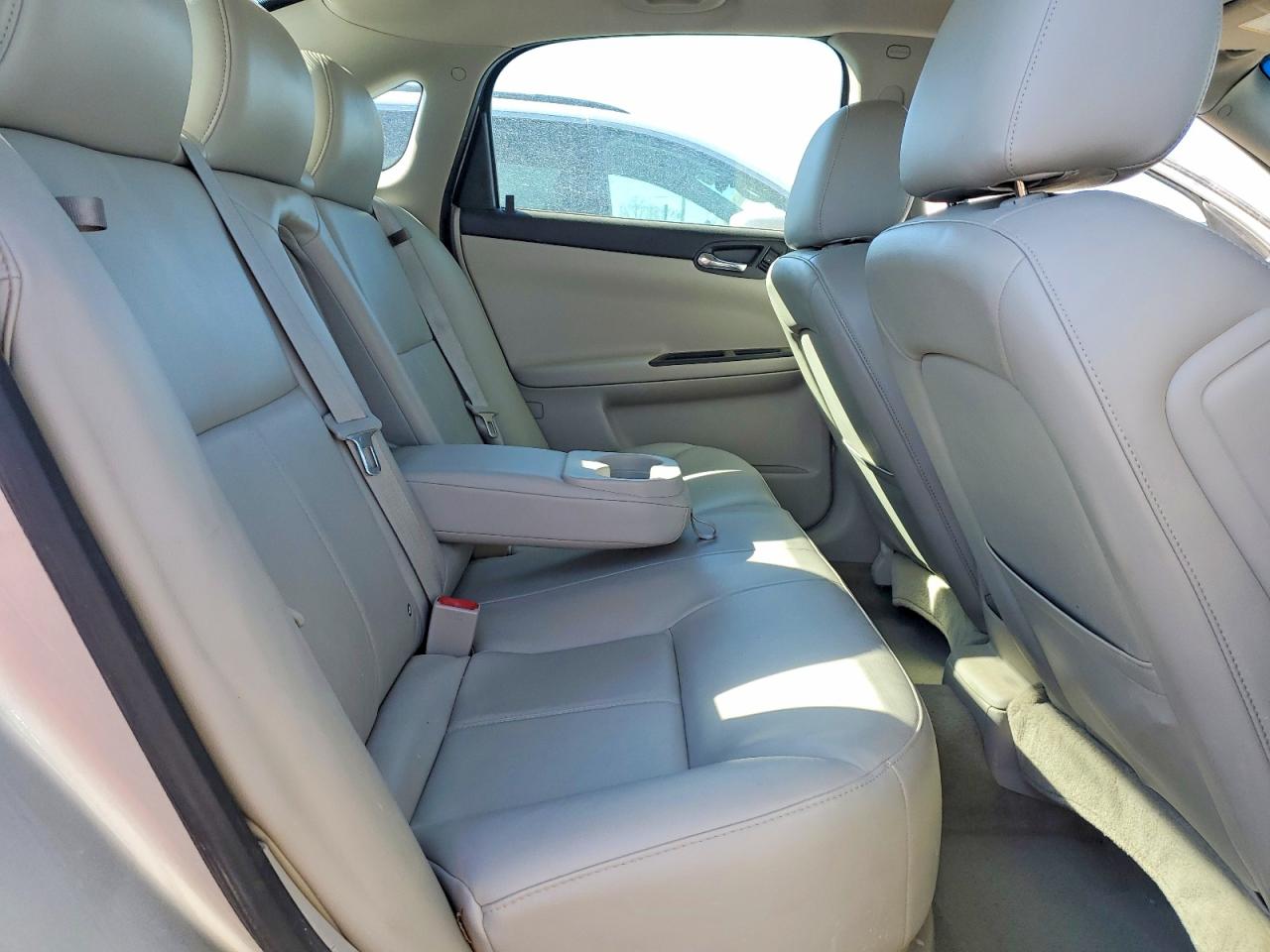 2011 CHEVROLET IMPALA LTZ photo 28