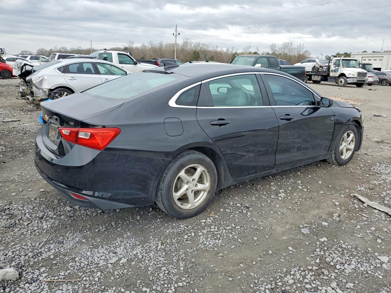 2016 CHEVROLET MALIBU LS photo 3
