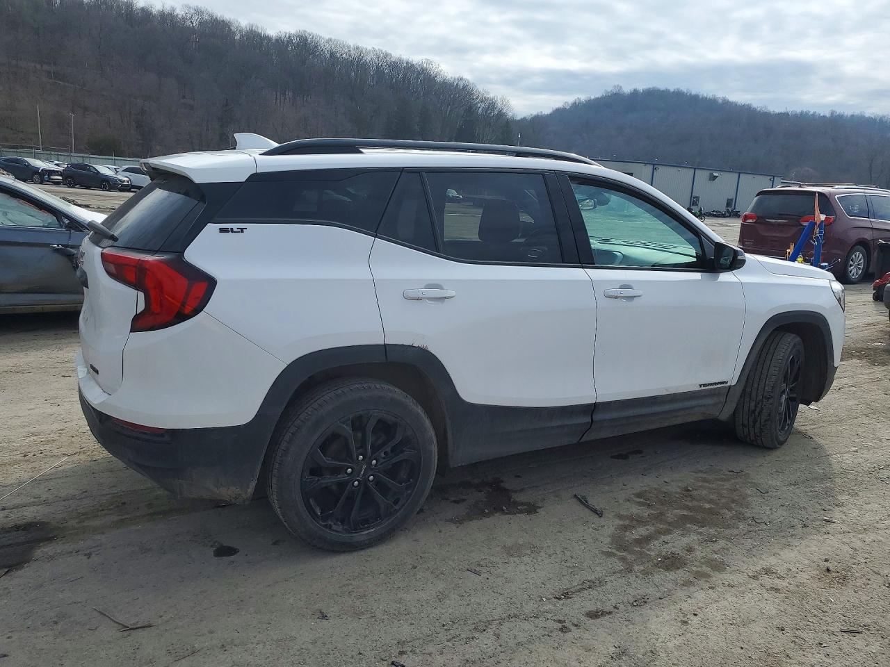 2020 GMC TERRAIN SLT photo 7