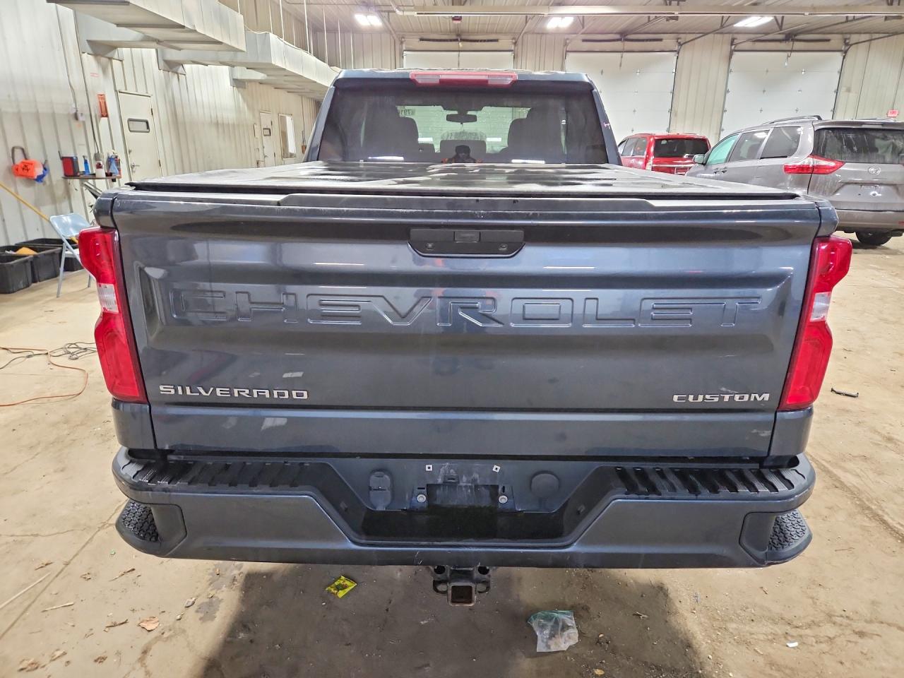 2020 CHEVROLET SILVERADO K1500 CUSTOM photo 11