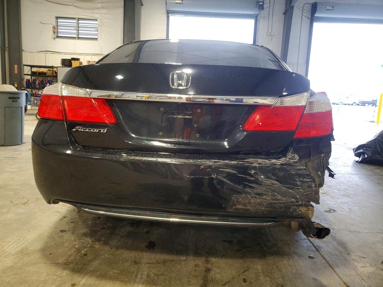 2014 HONDA ACCORD photo 16