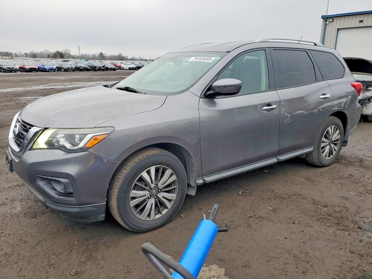 2017 NISSAN PATHFINDER