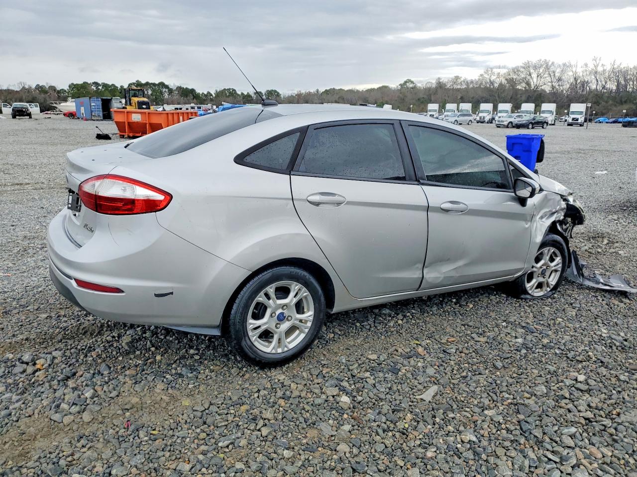 2015 FORD FIESTA SE photo 3