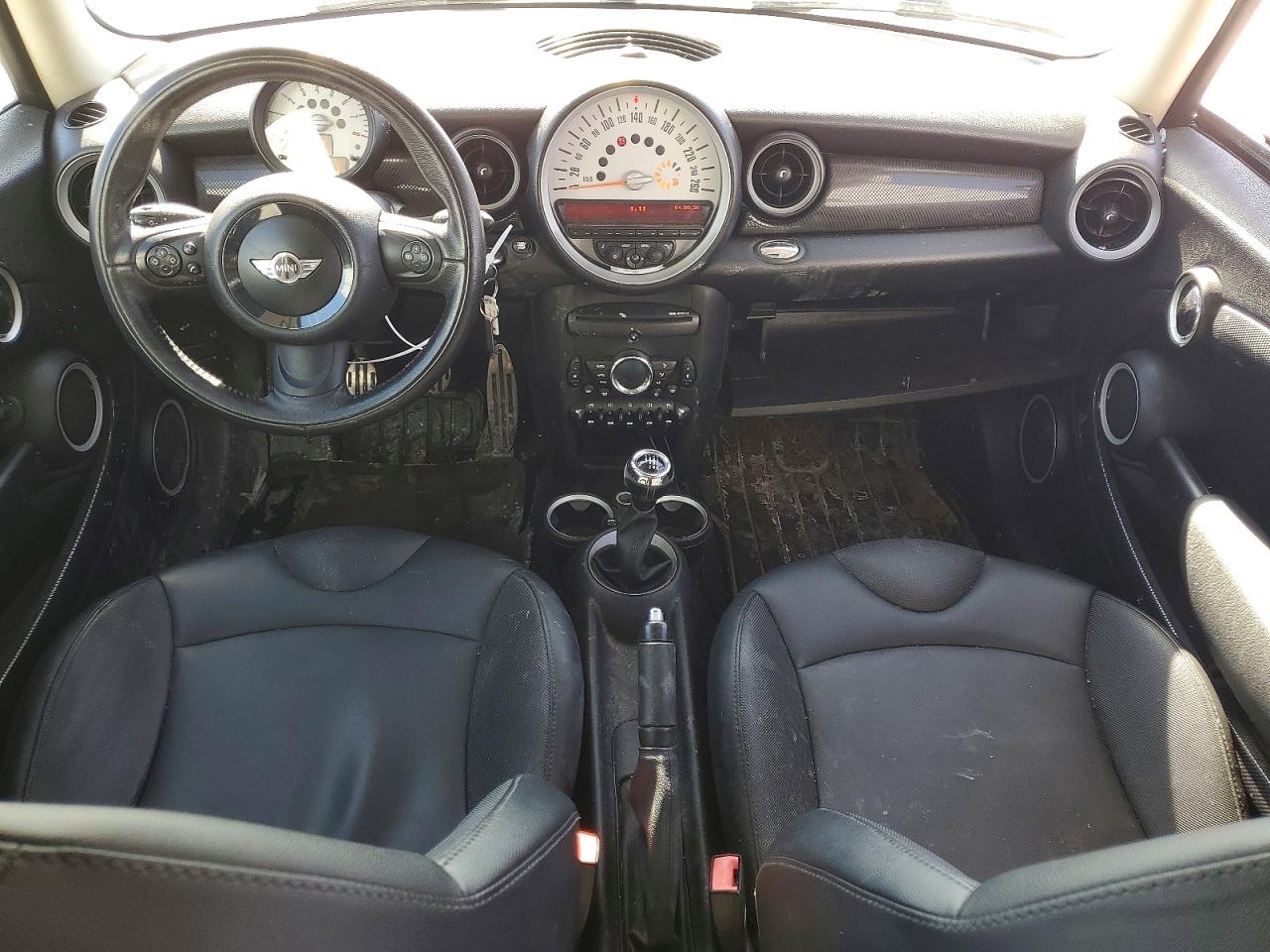2011 MINI COOPER S photo 15