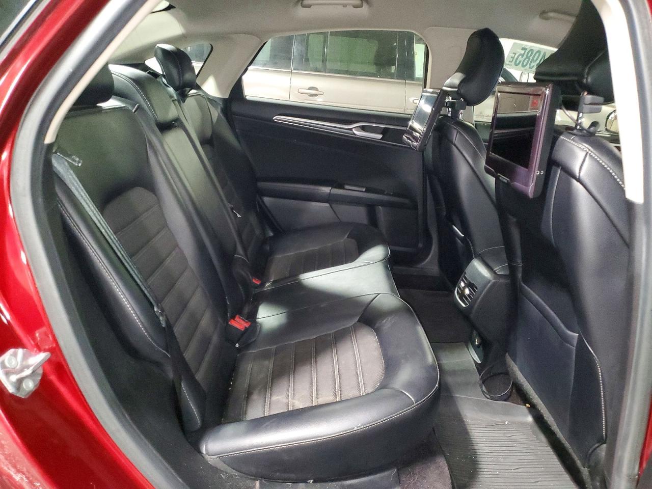 2017 FORD FUSION SE photo 28