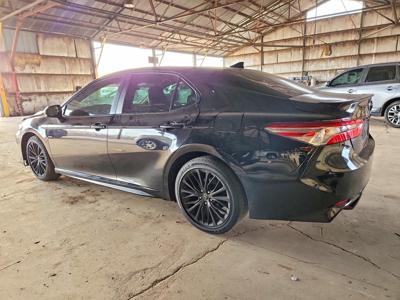 2020 TOYOTA CAMRY photo 4