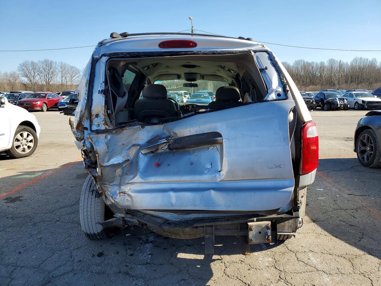 2002 CHRYSLER TOWN & COUNTRY LXI photo 6