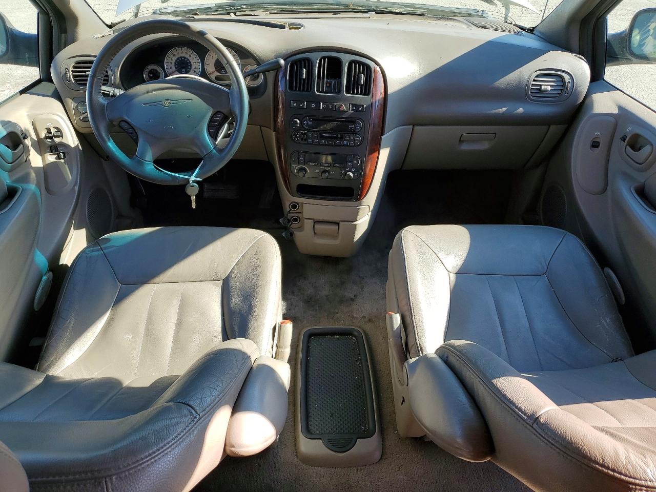 2002 CHRYSLER TOWN & COUNTRY LXI photo 8
