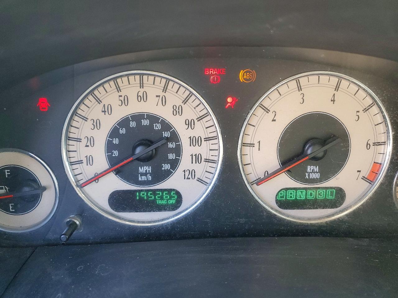 2002 CHRYSLER TOWN & COUNTRY LXI photo 9