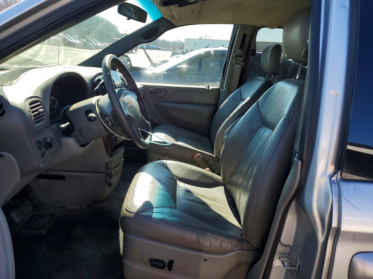2002 CHRYSLER TOWN & COUNTRY LXI photo 7