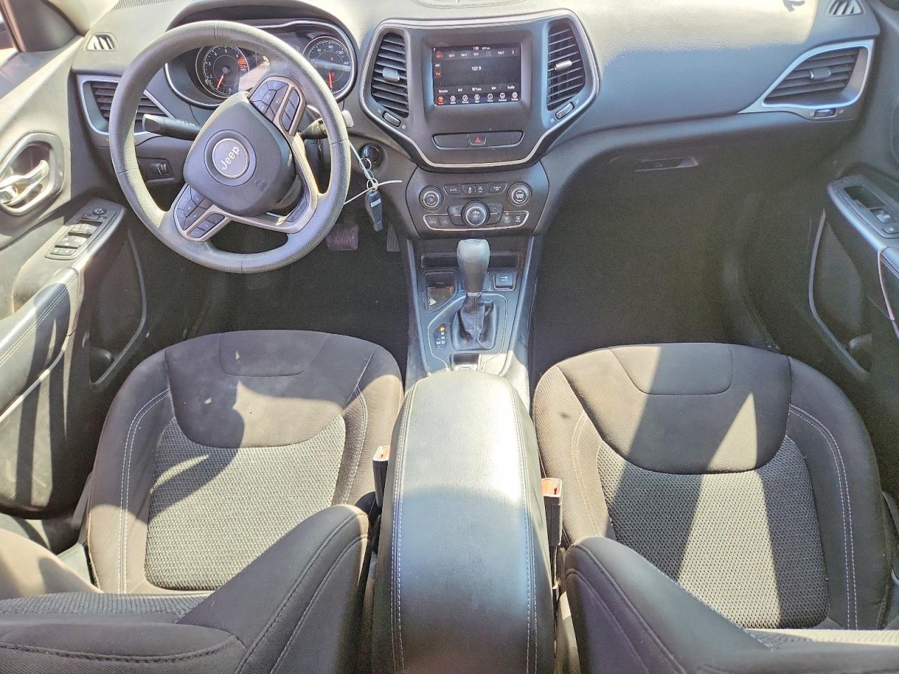 2019 JEEP CHEROKEE LATITUDE photo 8