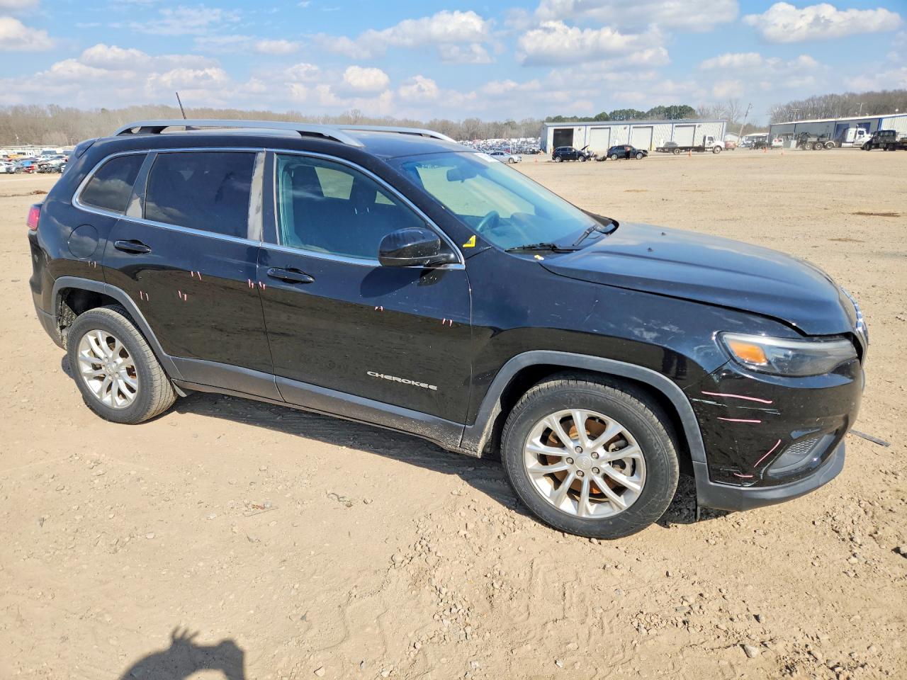2019 JEEP CHEROKEE LATITUDE photo 4