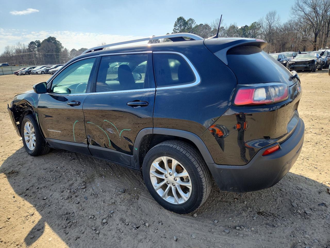 2019 JEEP CHEROKEE LATITUDE photo 2
