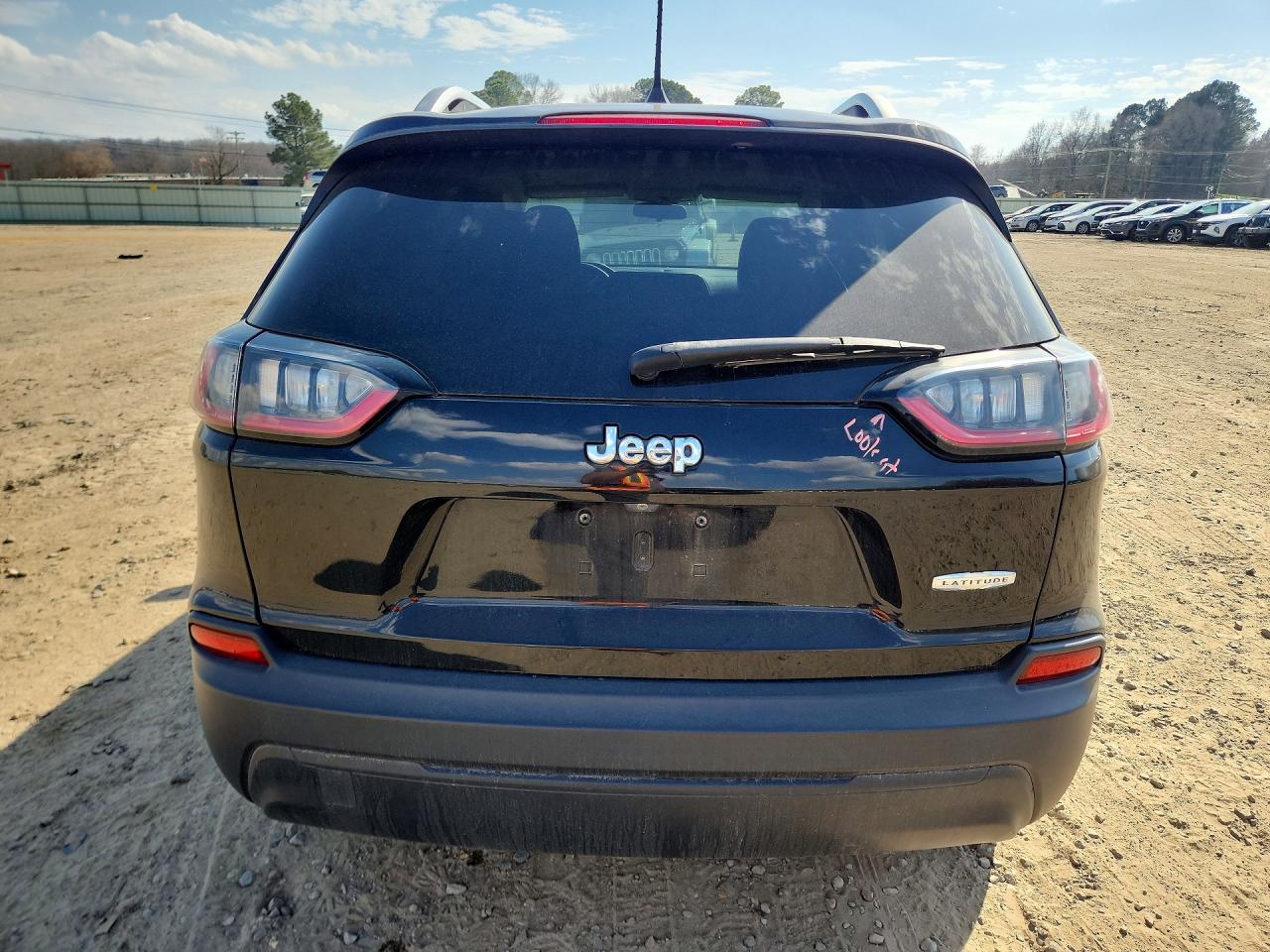 2019 JEEP CHEROKEE LATITUDE photo 6