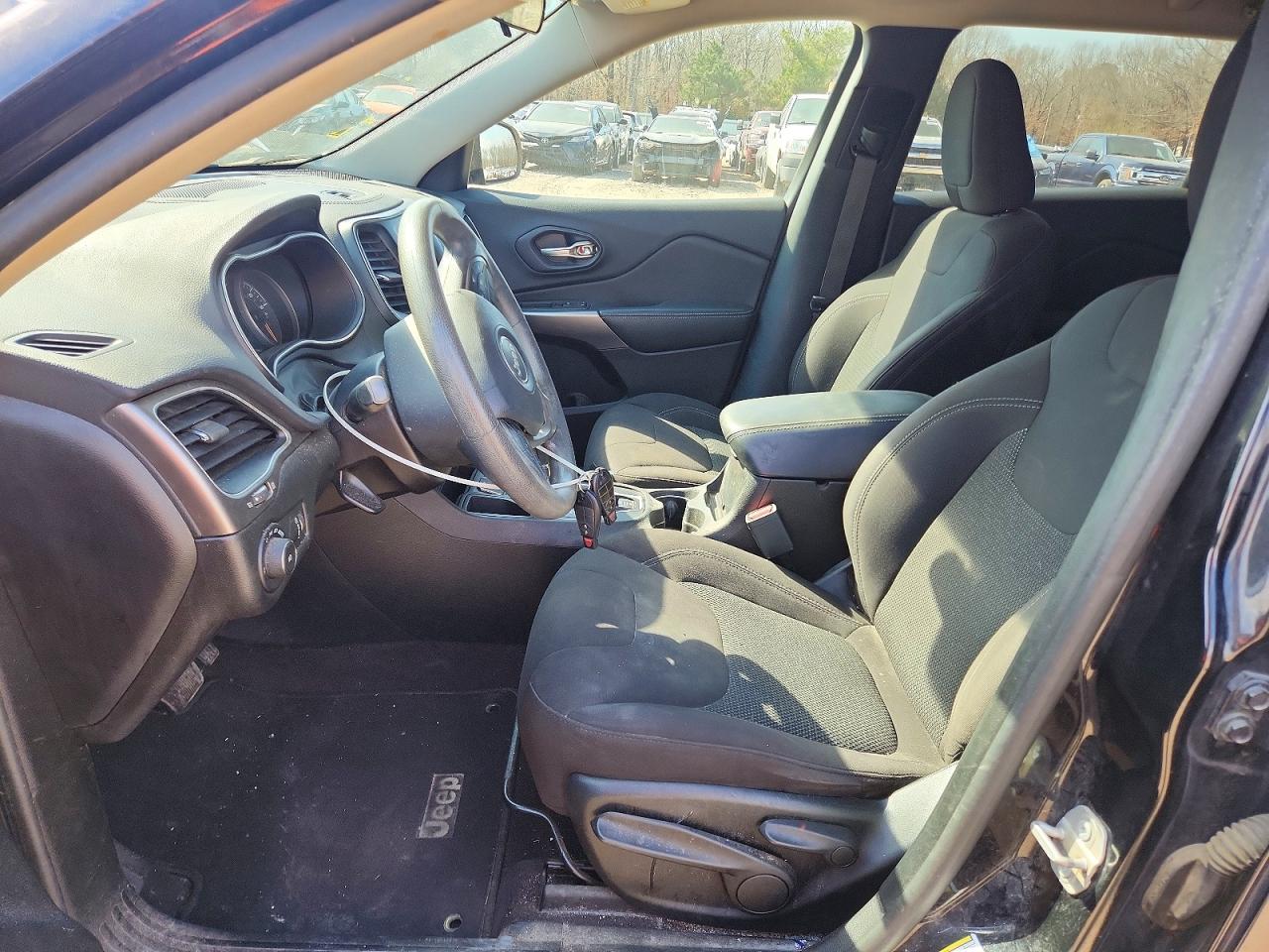 2019 JEEP CHEROKEE LATITUDE photo 7