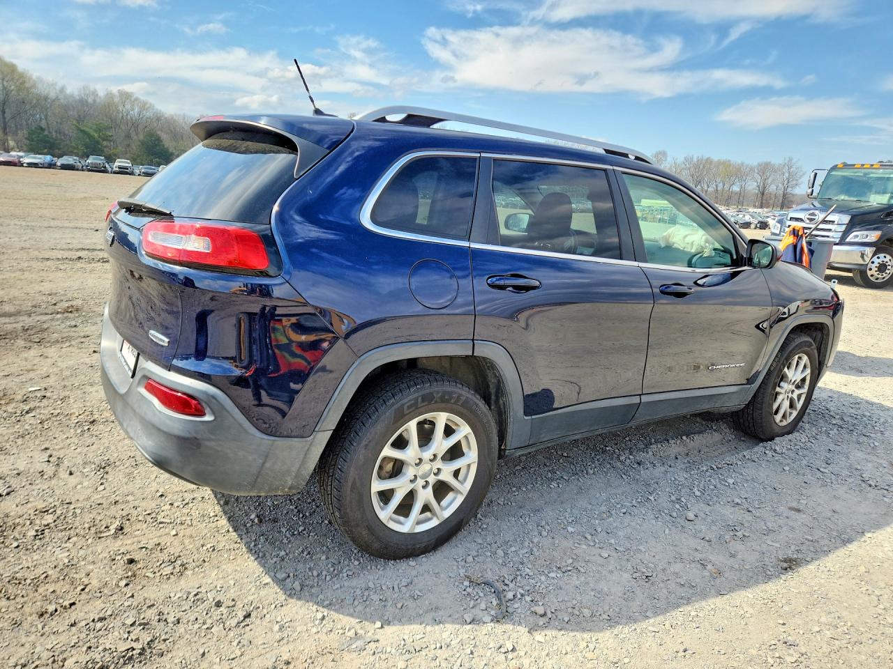 2014 JEEP CHEROKEE LATITUDE photo 3