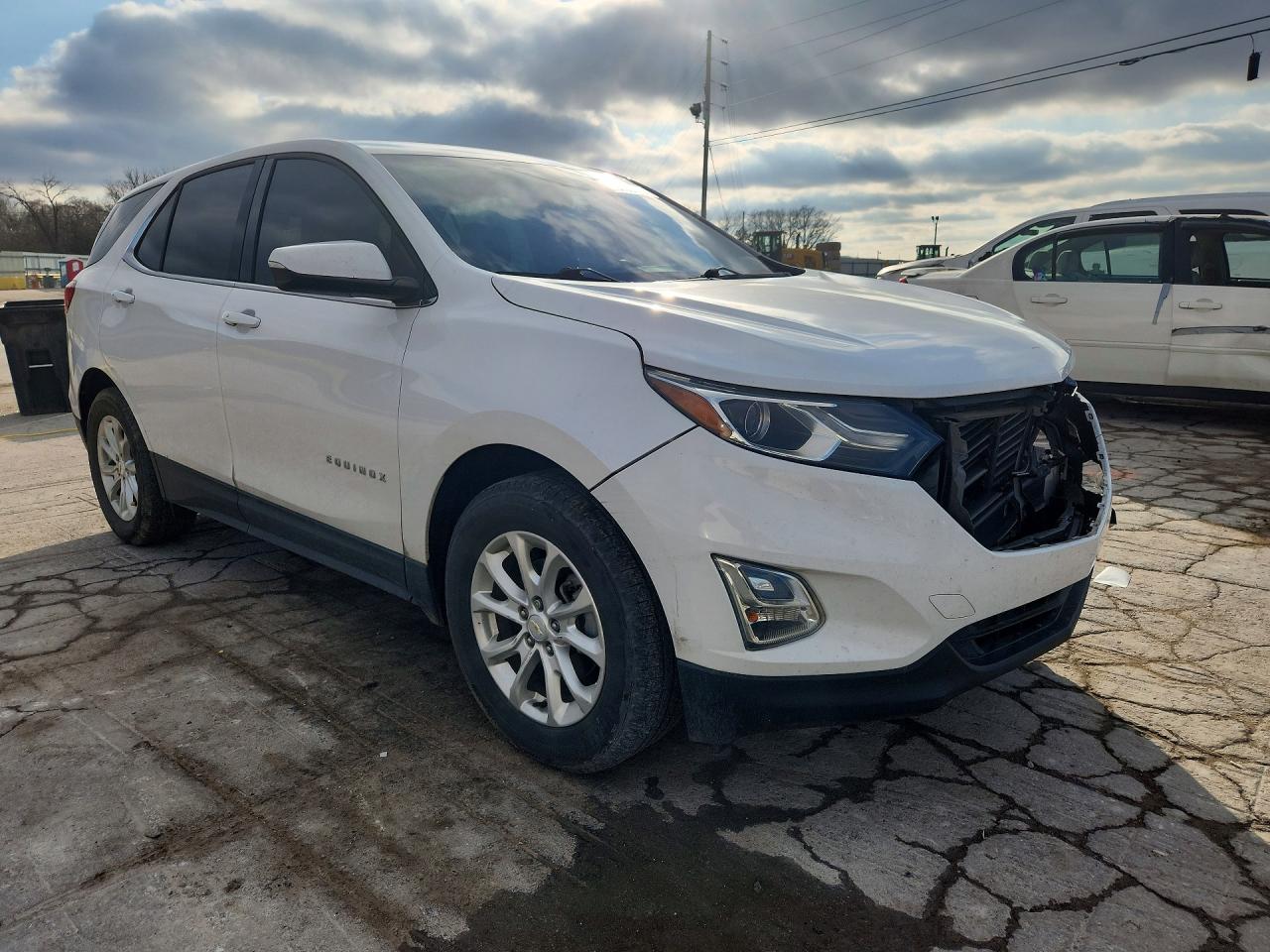 2019 CHEVROLET EQUINOX LT photo 4