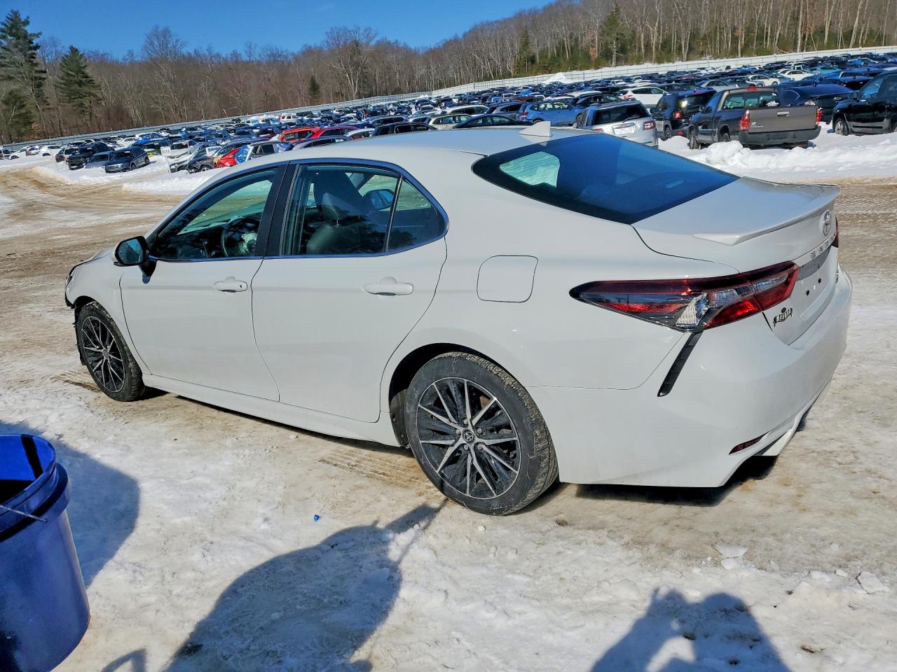 2024 TOYOTA CAMRY SE photo 2