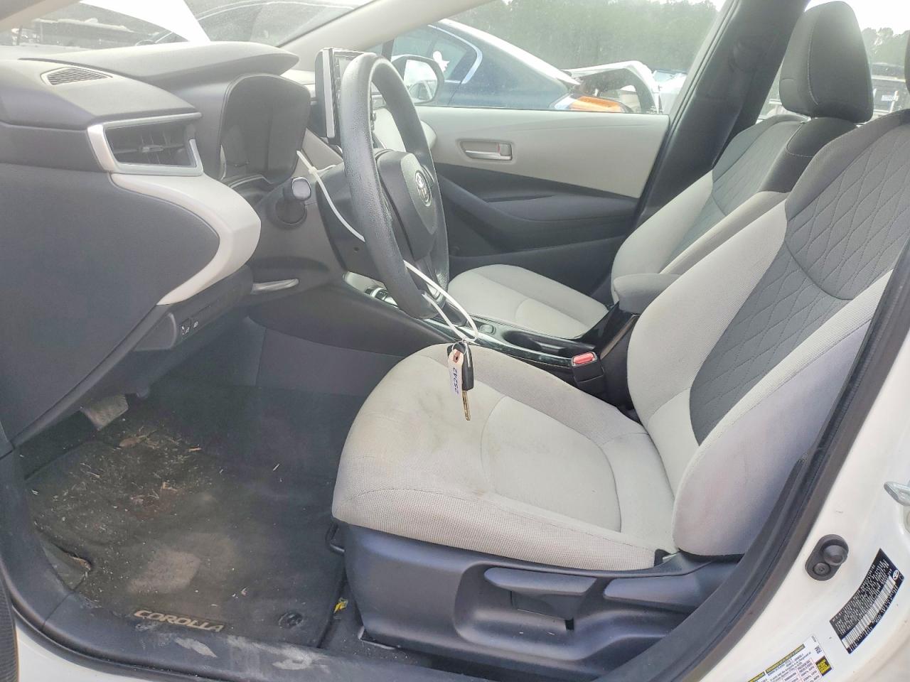 2021 TOYOTA COROLLA LE photo 13