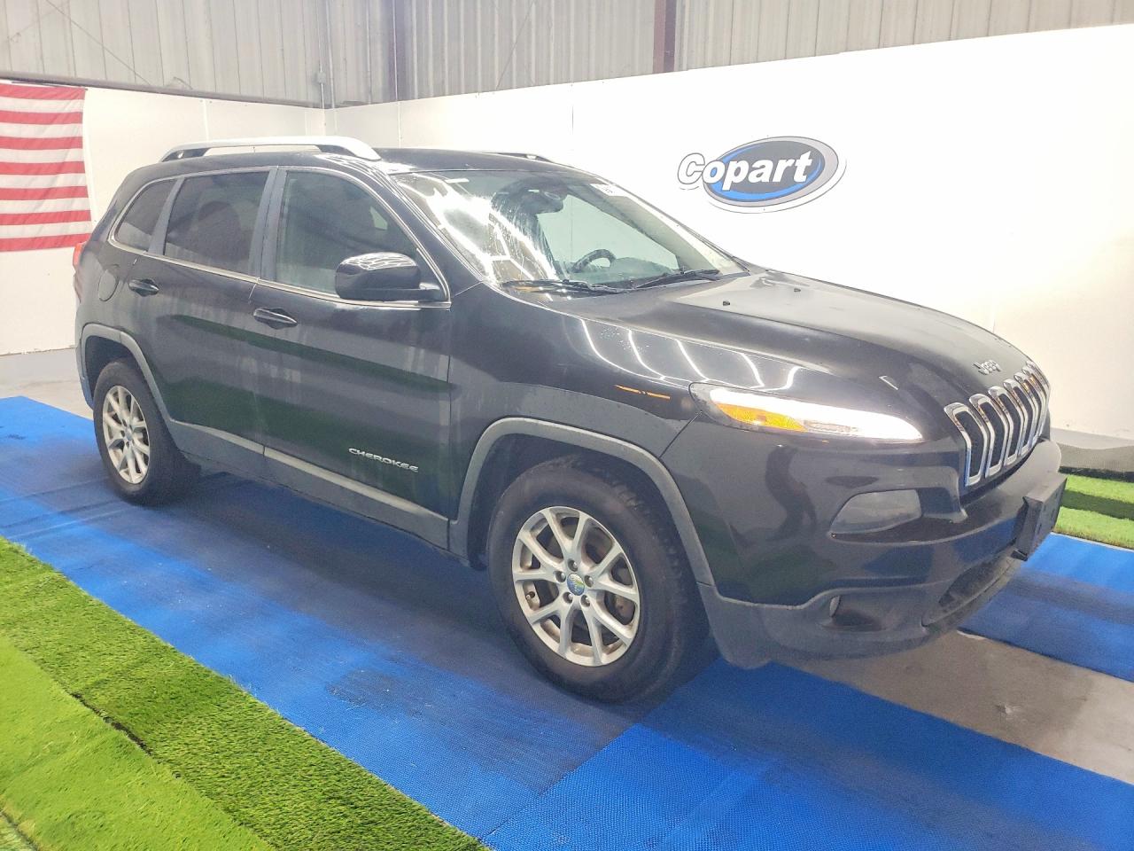 2015 JEEP CHEROKEE LATITUDE photo 4