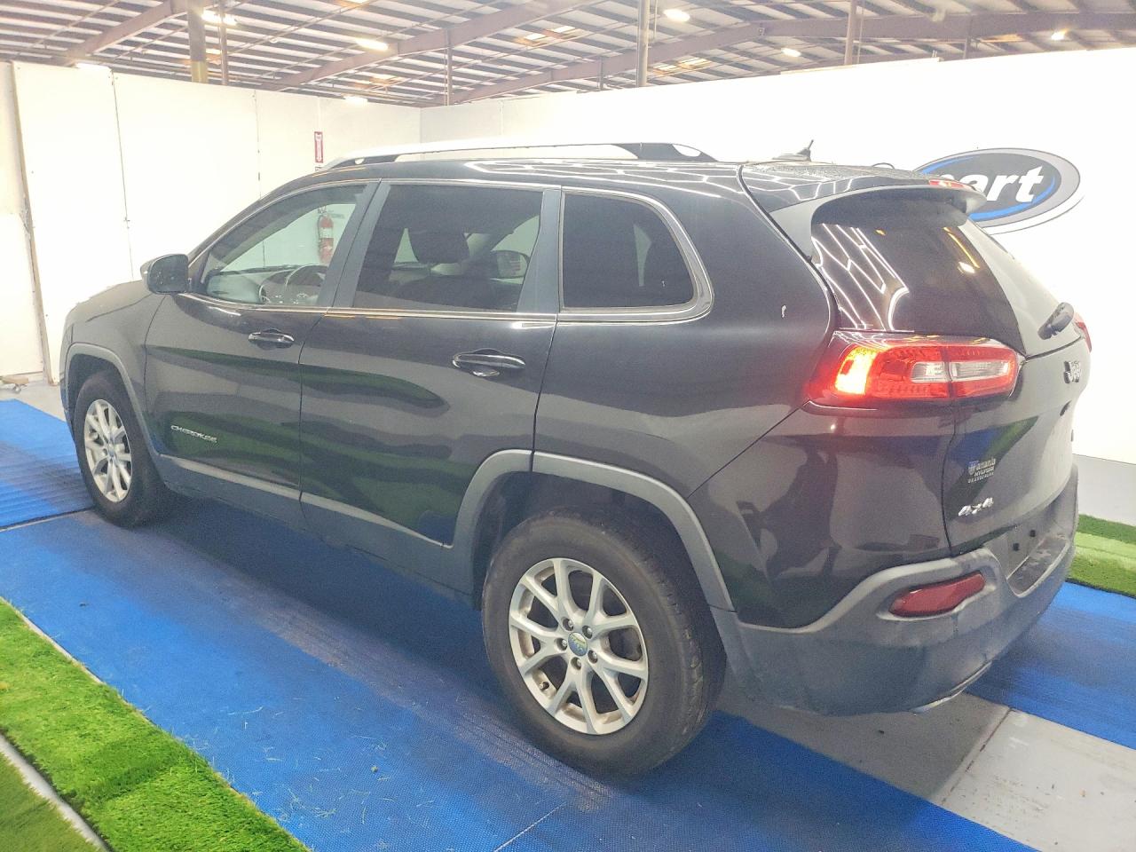 2015 JEEP CHEROKEE LATITUDE photo 2