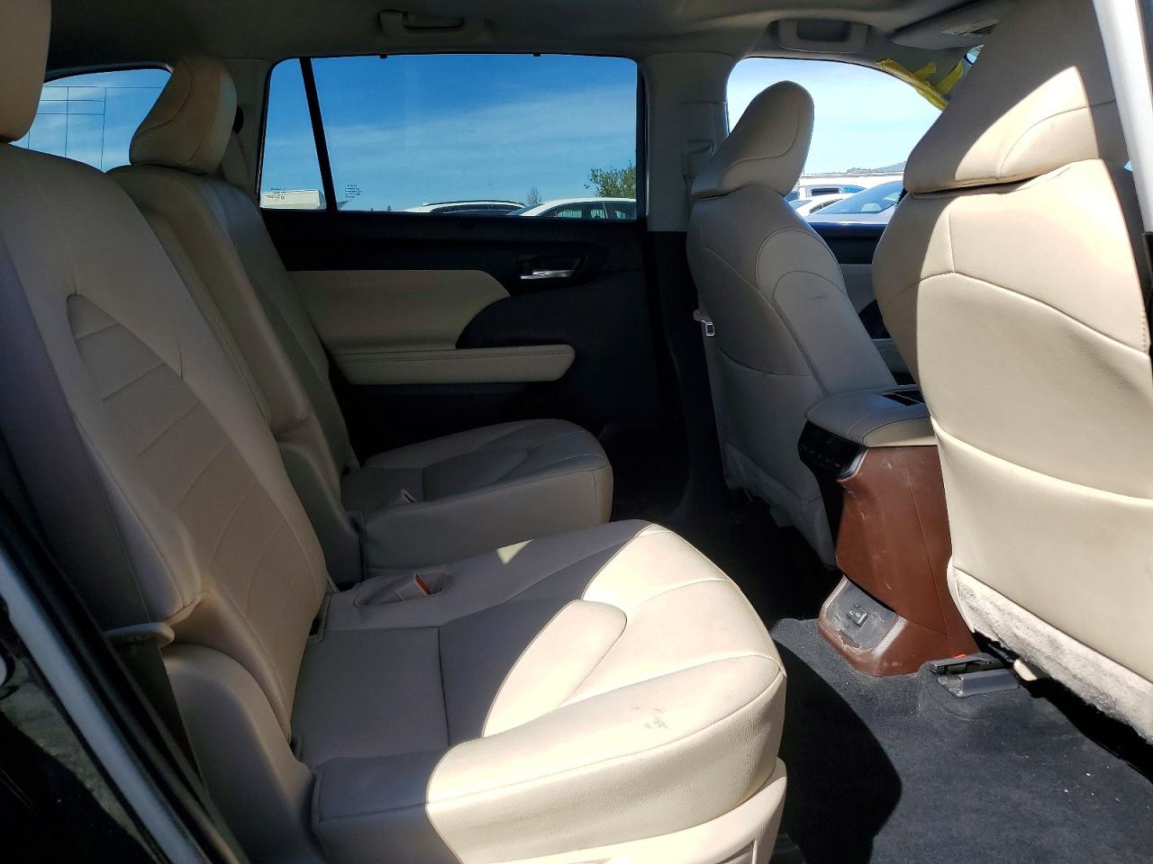 2022 TOYOTA HIGHLANDER HYBRID XLE photo 21