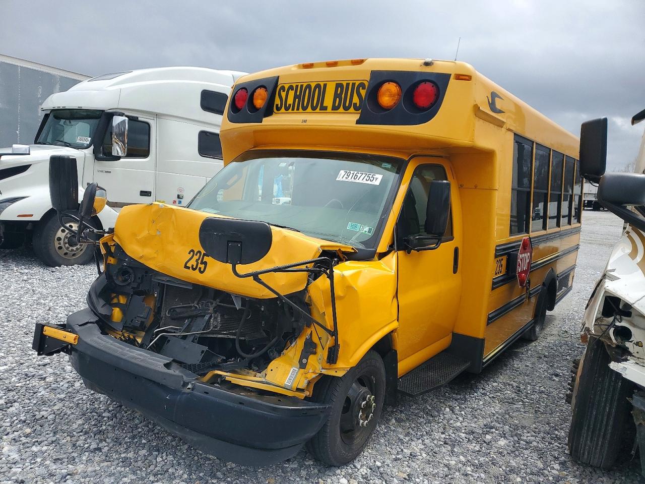 2017 CHEVROLET EXPRESS G3500 photo 3