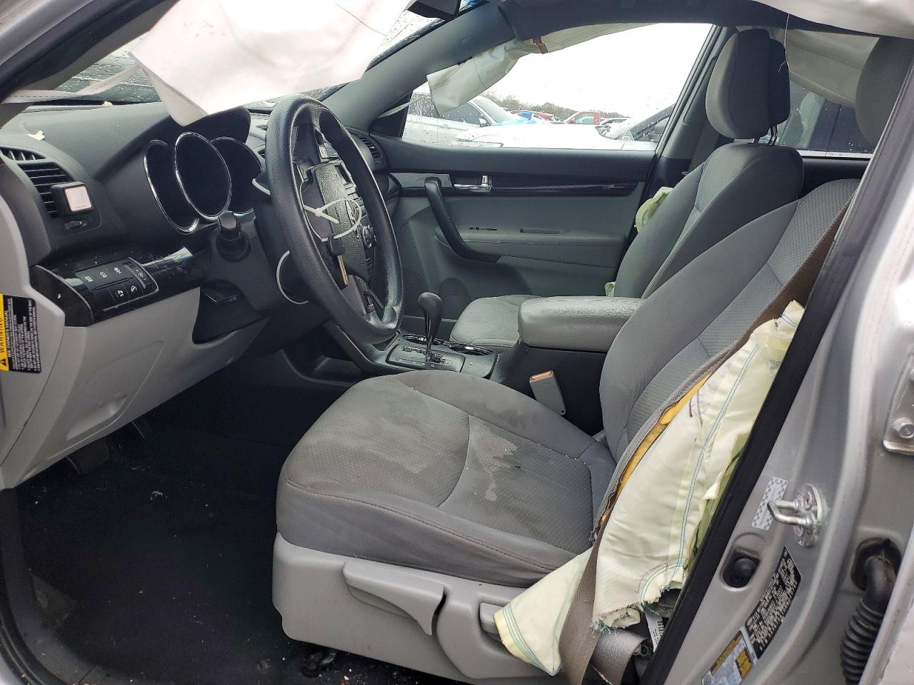 2011 KIA SORENTO LX photo 19