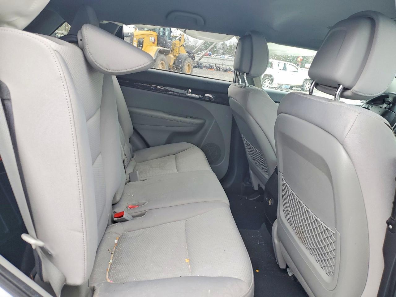 2011 KIA SORENTO LX photo 28