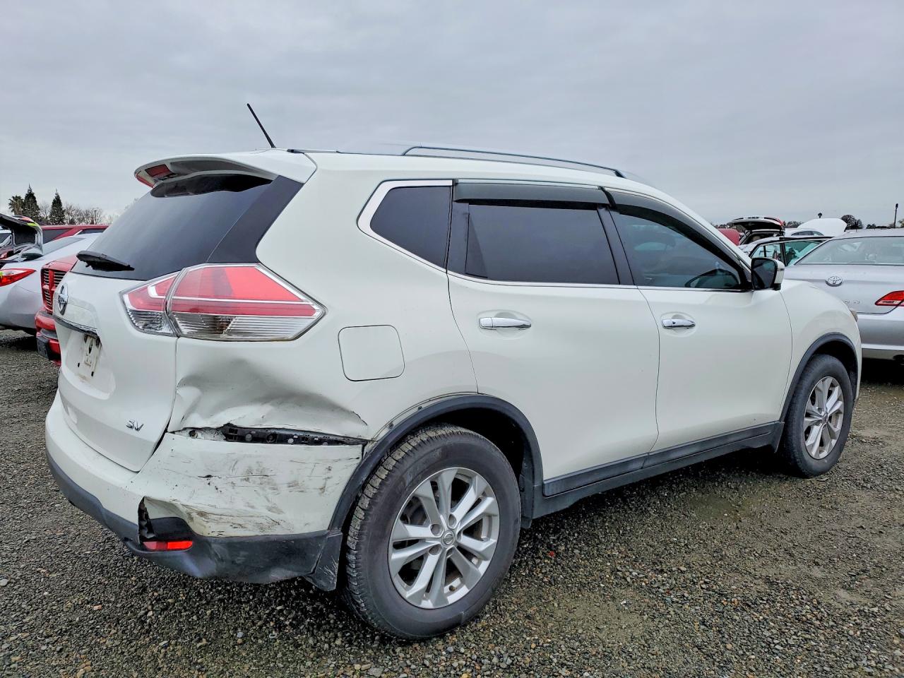 2016 NISSAN ROGUE SV photo 3