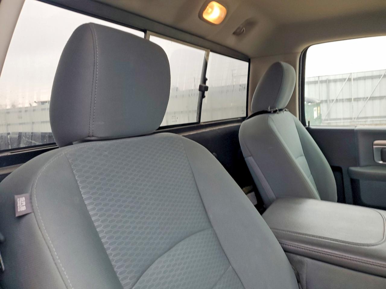 2017 RAM 1500 ST photo 19