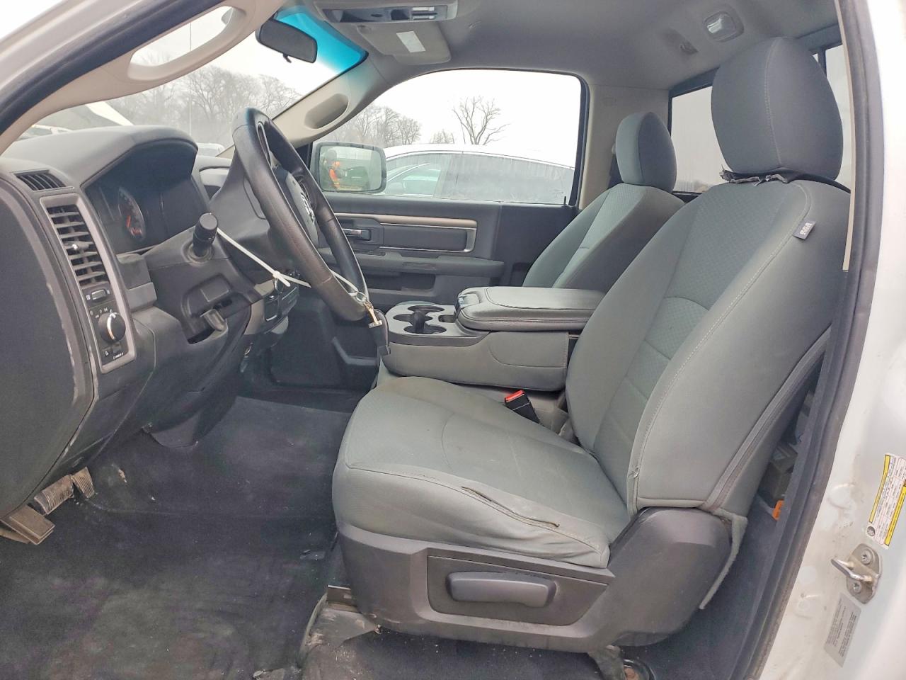 2017 RAM 1500 ST photo 13