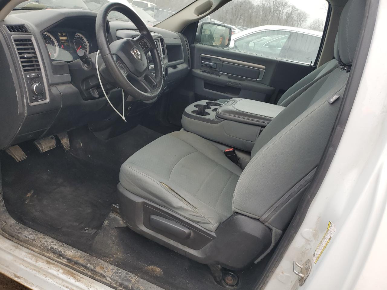 2017 RAM 1500 ST photo 15
