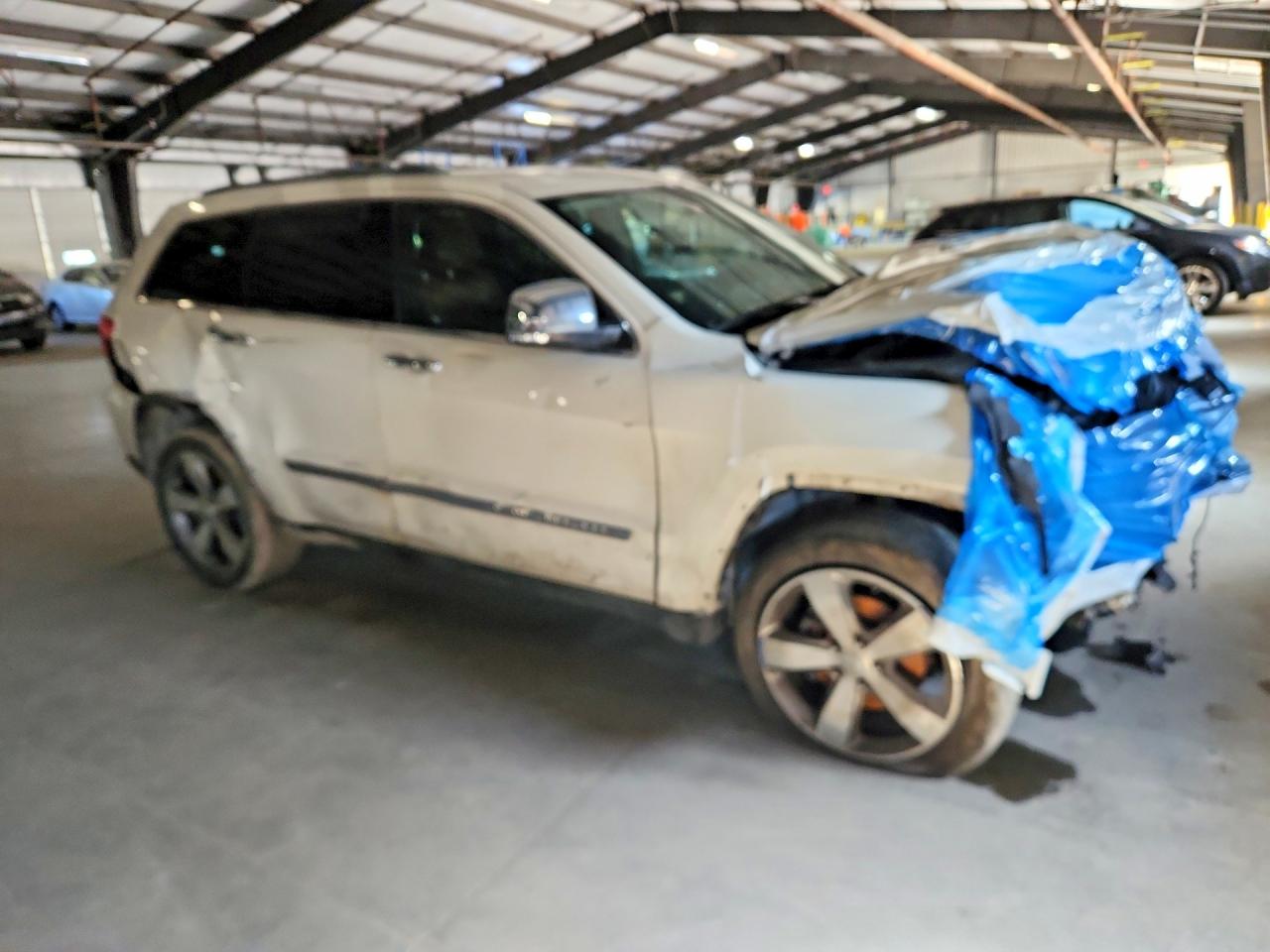 2012 JEEP GRAND CHEROKEE OVERLAND photo 8
