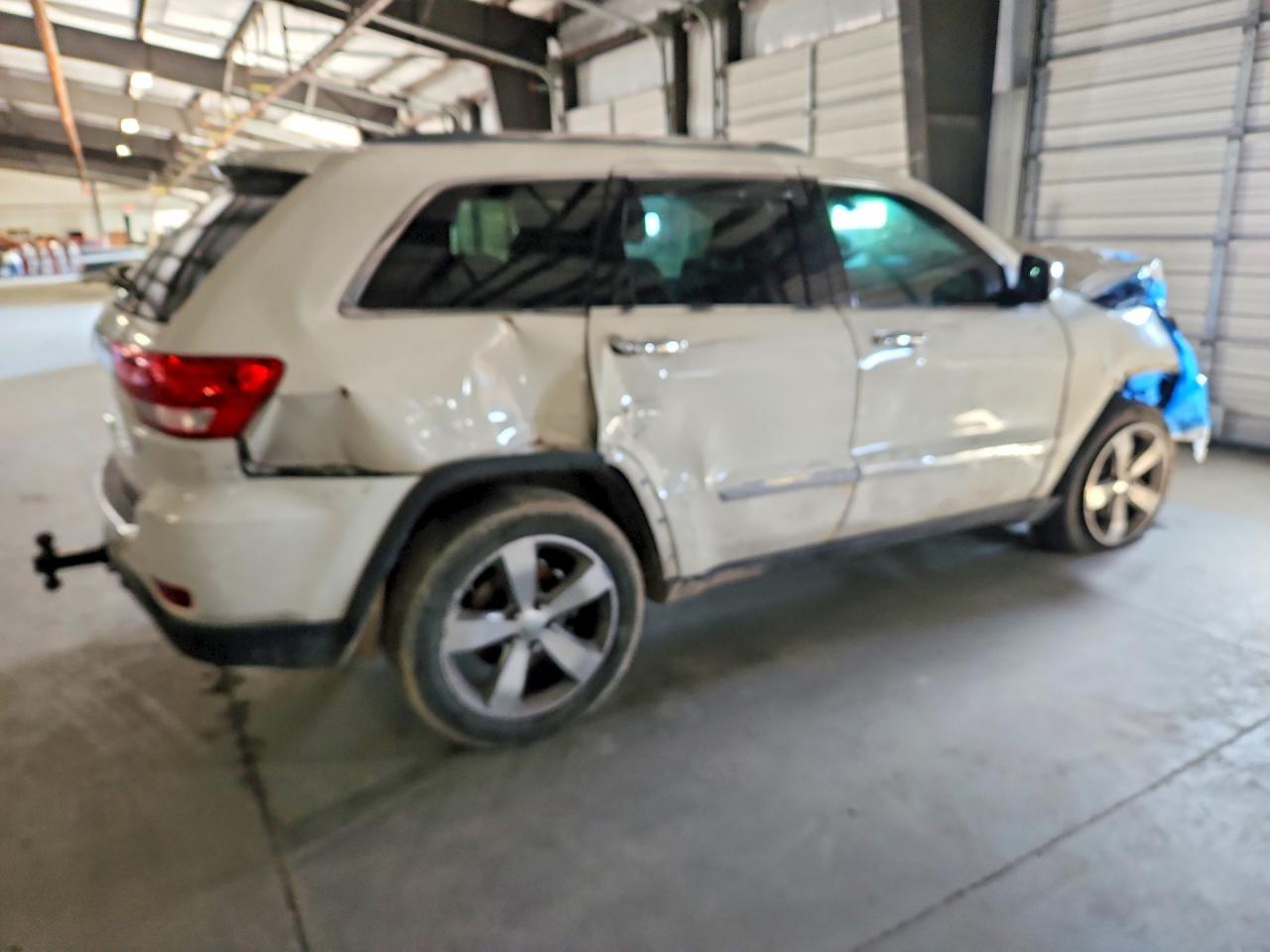 2012 JEEP GRAND CHEROKEE OVERLAND photo 6