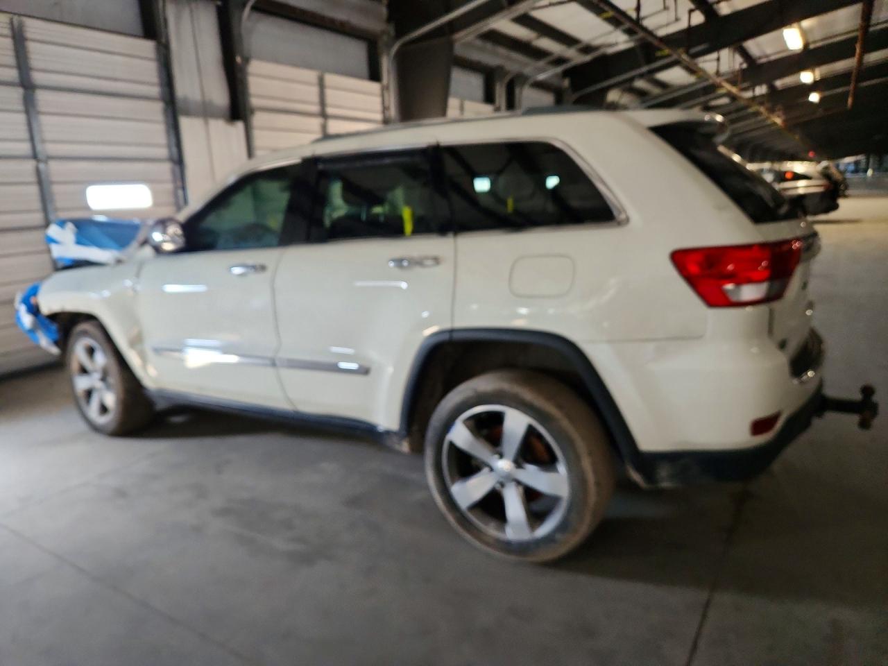 2012 JEEP GRAND CHEROKEE OVERLAND photo 4